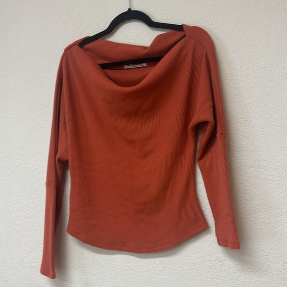 Free People we the free women’s off the shoulder top size L - Picture 3 of 5